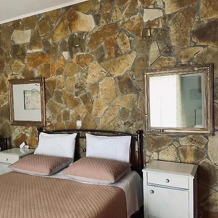 Anasandra - 3 Bedroom Kompítsion