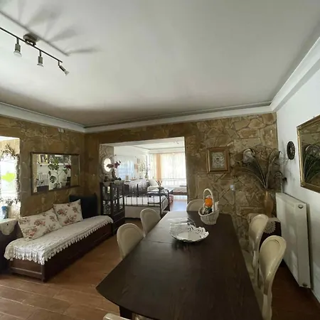 Anasandra - 3 Bedroom Kompitsion